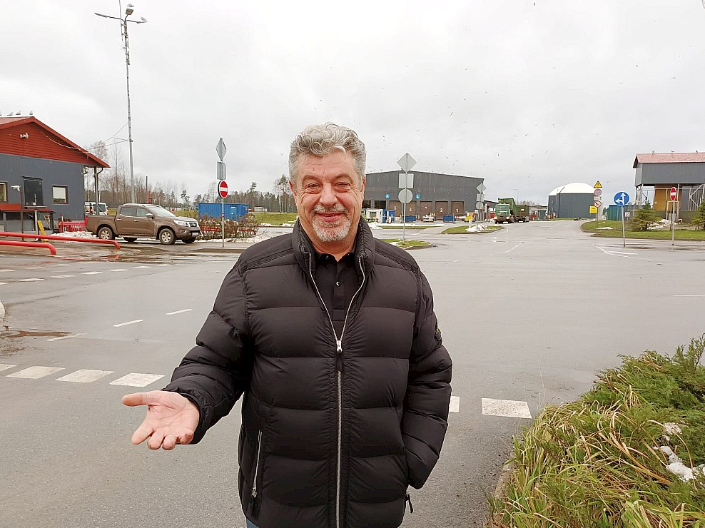 "Getliņi ir ne tikai lielākais atkritumu glabāšanas un pārstrādes poligons pie Baltijas jūras. Esam arī vieni no modernākajiem Eiropā, jo infrastruktūras ziņā mums faktiski ir viss – savs siltums, elektrība un iekšējie ceļi. Ražojam arī pārtiku, par aprites ekonomiku izglītojam sabiedrību, pie mums ekskursijās ved pat ārzemju tūristus no kruīzu kuģiem," SIA "Getliņi EKO" vispusīgo darbību raksturo valdes priekšsēdētājs Imants Stirāns.