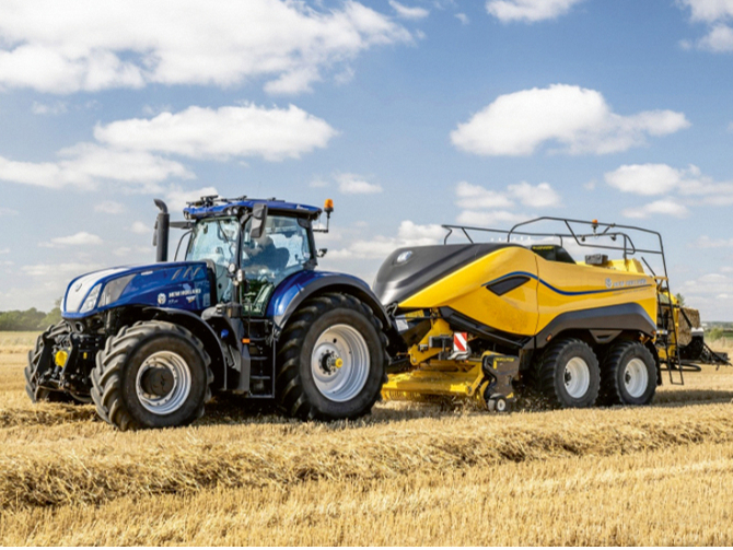 'New Holland UltraFeed' savācējs.