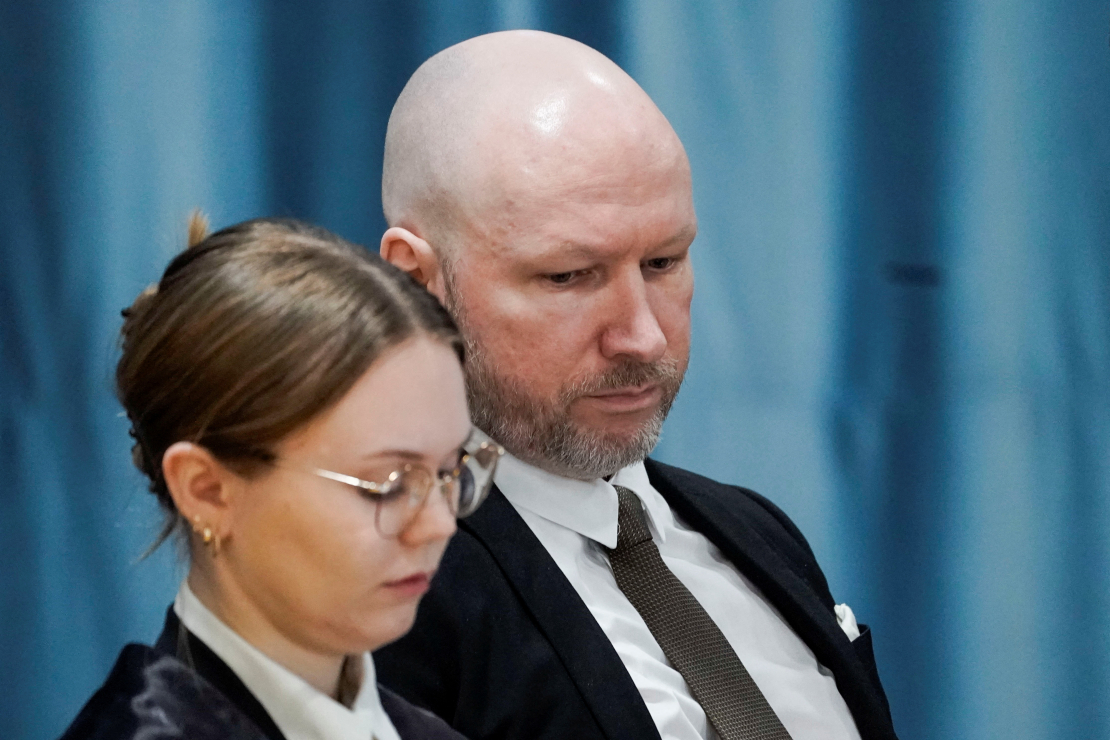 Anderss Bērings Breivīks tiesā.
