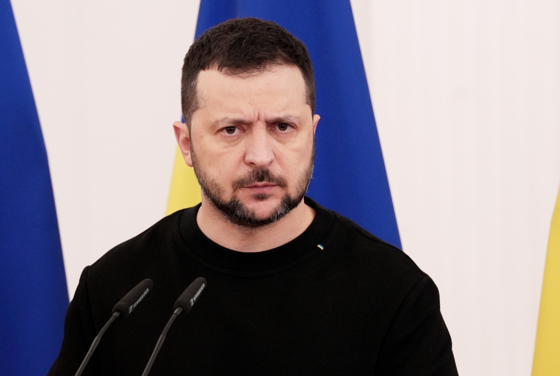 Ukrainas prezidents Volodimirs Zelenskis piedalās preses konferencē pēc tikšanās ar Latvijas Valsts prezidentu Rīgas pilī.