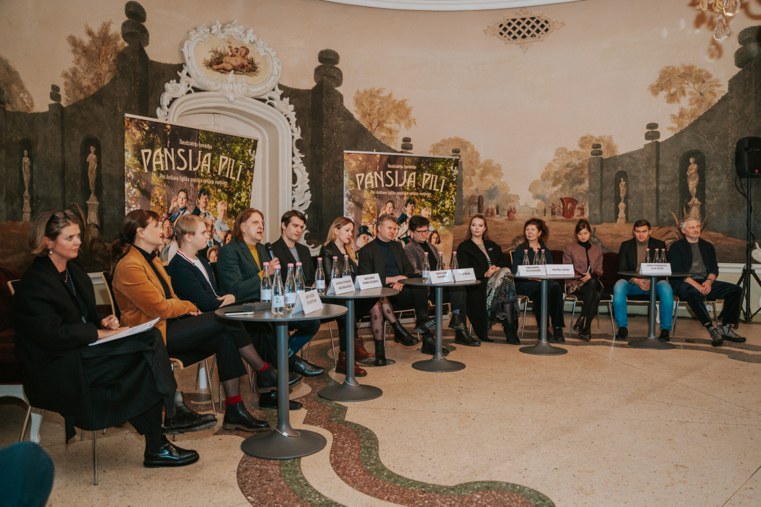 Daudzsēriju filmas "Pansija pilī" preses konference,