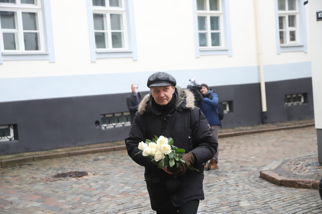Mūziķi, draugi un tuvinieki atvadās no Jura Kulakova.