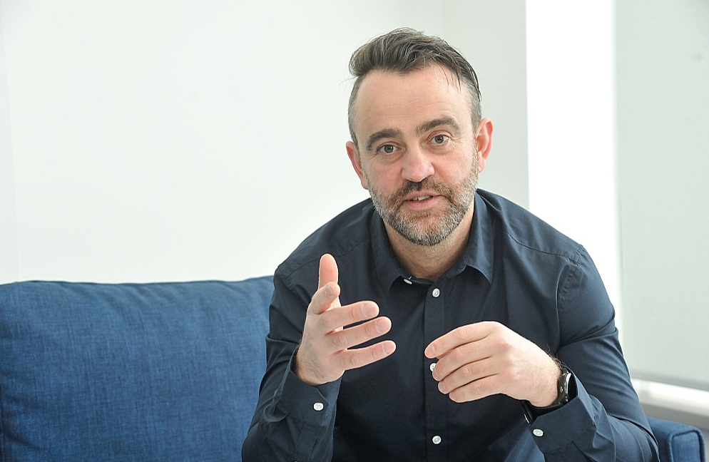 Andrejs Gusačenko: "Ziniet, es faktiski esmu ļoti vīlies Krievijas sabiedrībā. Ne Putinā, jo, kāds viņš bija, tāds ir. Pasivitāte un ģenētiskā līmeņa bailes izrādījās tik lielas, ka cilvēki nespēja sacelties pat tad, kad draugu, brāli vai pašu mobilizēja karam!"