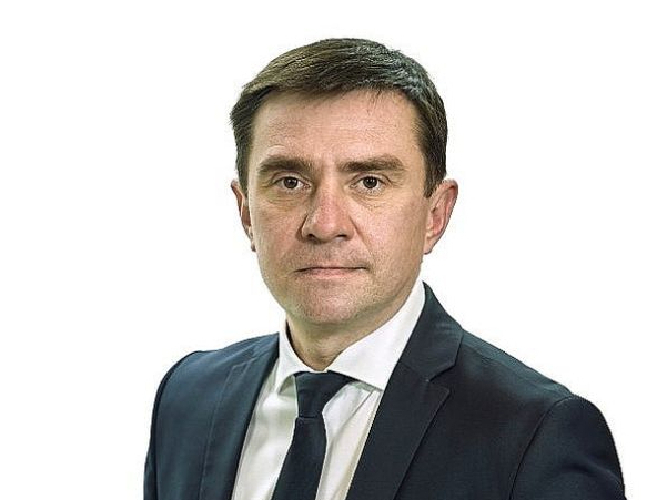 Par Alekseja Steca ievēlēšanu Rēzeknes domes priekšsēdētāja amatā nobalsoja astoņi no 12 klātesošajiem deputātiem, bet viņu apsveica arī opozīcijas pārstāvji un atzīmēja Steca "citādo vadības stilu".