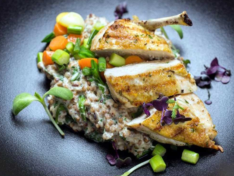 Griķu risoto ar dārzeņiem un pākšaugiem