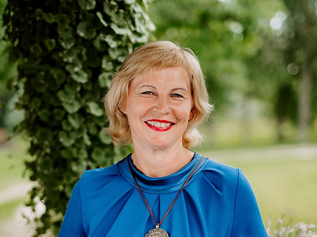 "Padegu" saimniece Sandra Icaka: "Tas pilsētas būris mani nomāc. To es sapratu tikai tad, kad sāku dzīvot šeit un sajutu šo brīvību. Domāju, kādēļ šī atklāsme neatnāca jau agrāk?"