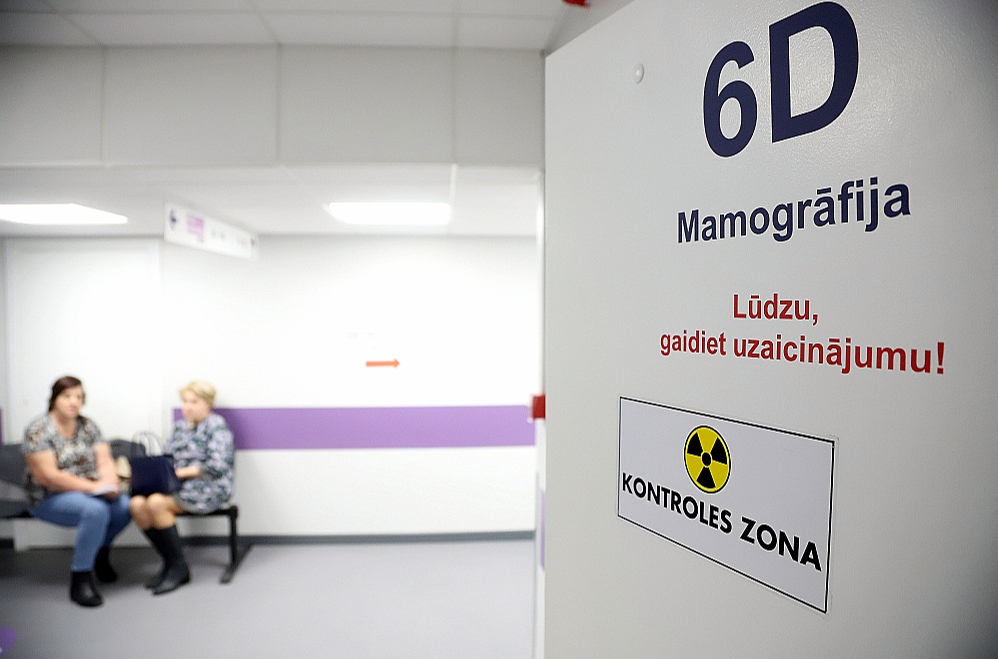 Nacionālais veselības dienests 2023. gadā izsūtīja 140 tūkstošus uzaicinājuma vēstuļu veikt šo bezmaksas pārbaudi, bet atsaucās tikai 50 531 sieviešu.