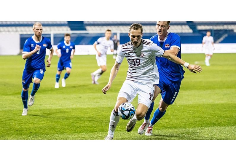 Raimonds Krollis (centrā) vārtus oficiālās spēlēs nebija guvis kopš 2022. gada 12. novembra, kad viņš vēl pārstāvēja "Valmieras" klubu.