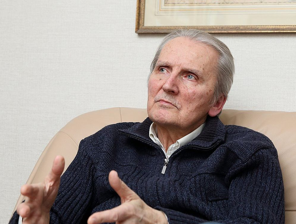 Jānis Lagzdiņš: "Vienreiz izbeigsim skandēt sabiedrībai un arī uzņēmējiem tik tīkamo tēzi, ka Latvijas saimniecisko atpalicību nosaka valdības nepareiza rīcība. To nosaka mūsu pašu, toskait uzņēmēju, nespēja strādāt un veidot biznesu, organizēt ražošanu un pakalpojumus, eksportēt, kā to ar panākumiem dara kaimiņvalstīs."