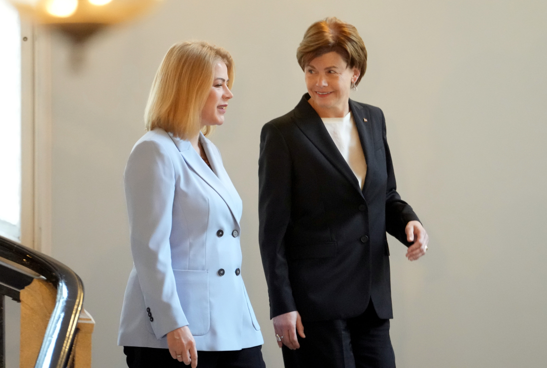Evika Siliņa un Baiba Braže.