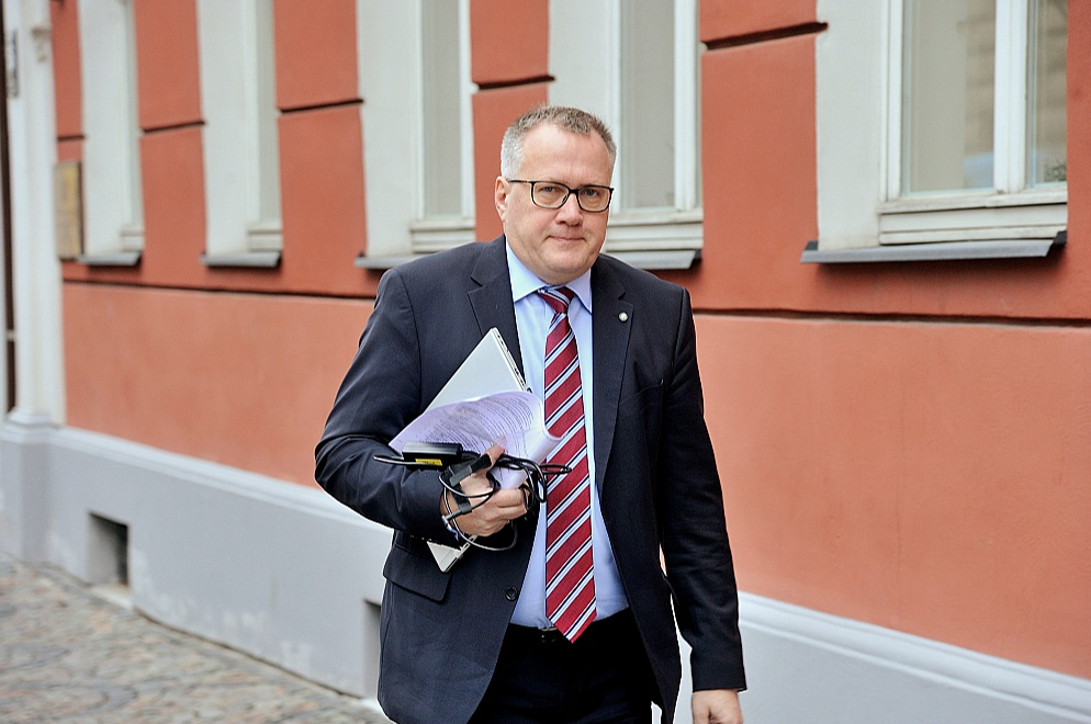 Visas pazīmes liecina, ka finanšu ministram Arvilam Ašeradenam gaidāms sareģīts un nervozs gads.