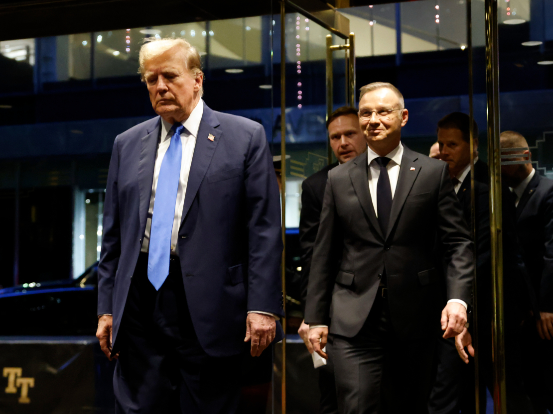 Polijas prezidents Andžejs Duda trešdienas vakarā Ņujorkā "privātā vizītē" tikās ar bijušo ASV prezidentu Donaldu Trampu.
