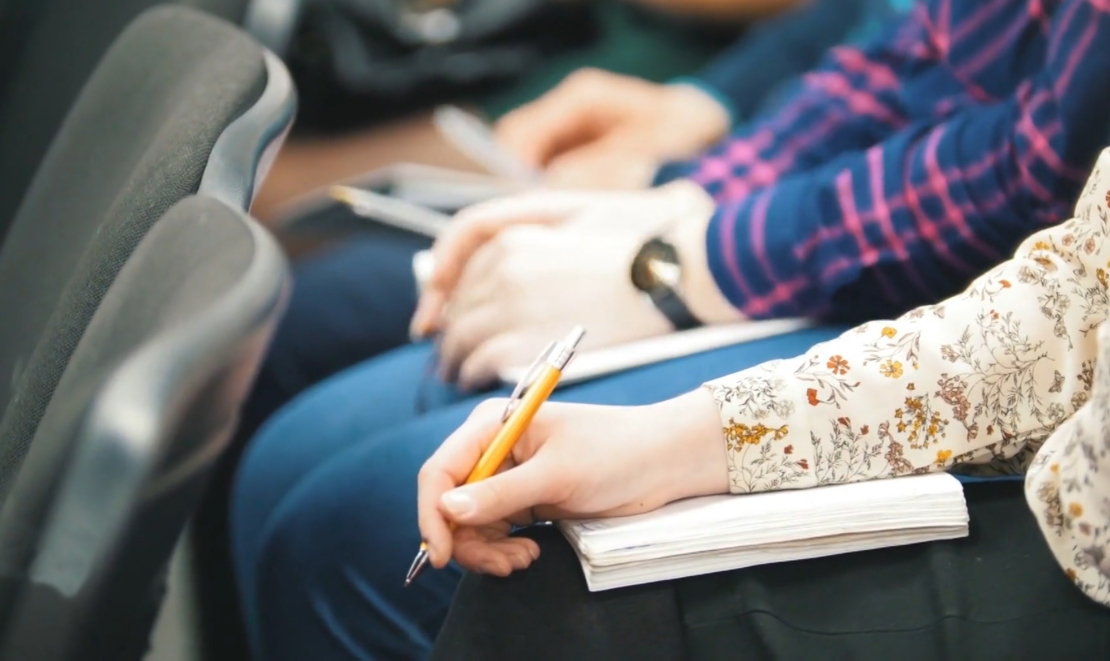Pat ja nevienu dienu neesat studējis universitātē vai koledžā, tik un tā ir legāla iespēja, kā iegūt kvalifikāciju apliecinošu dokumentu.