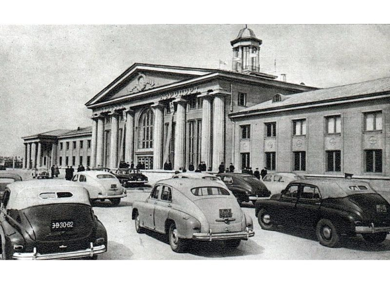 Lidosta Spilvē atklāšanas dienās.