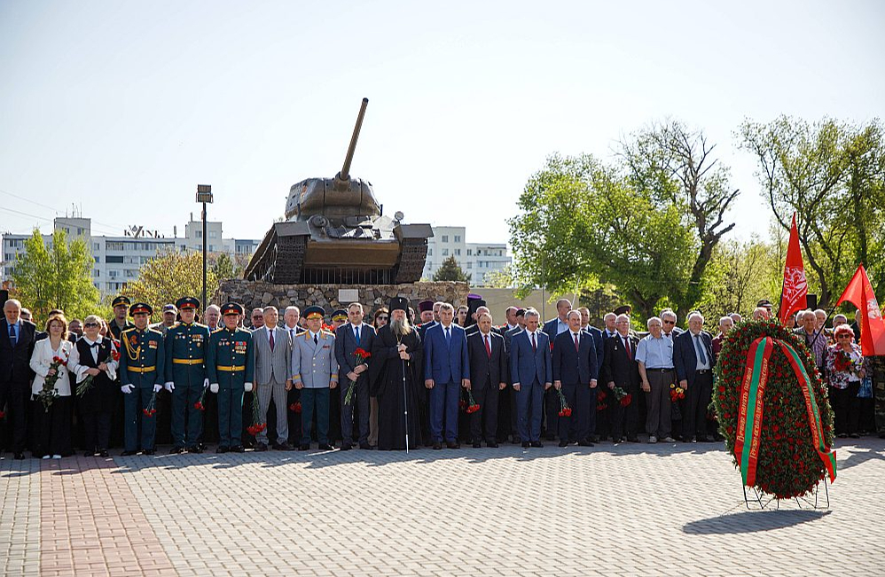 Krievijas militārpersonu skaits nelielajā Moldovas separātistu reģionā Piedņestrā ir ievērojams. Arī militārās propagandas pasākumi tiek organizēti ar vērienu.