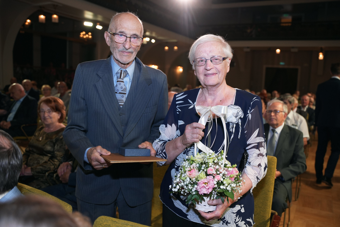 Rīgā sveikti Zelta kāzu jubilāri.