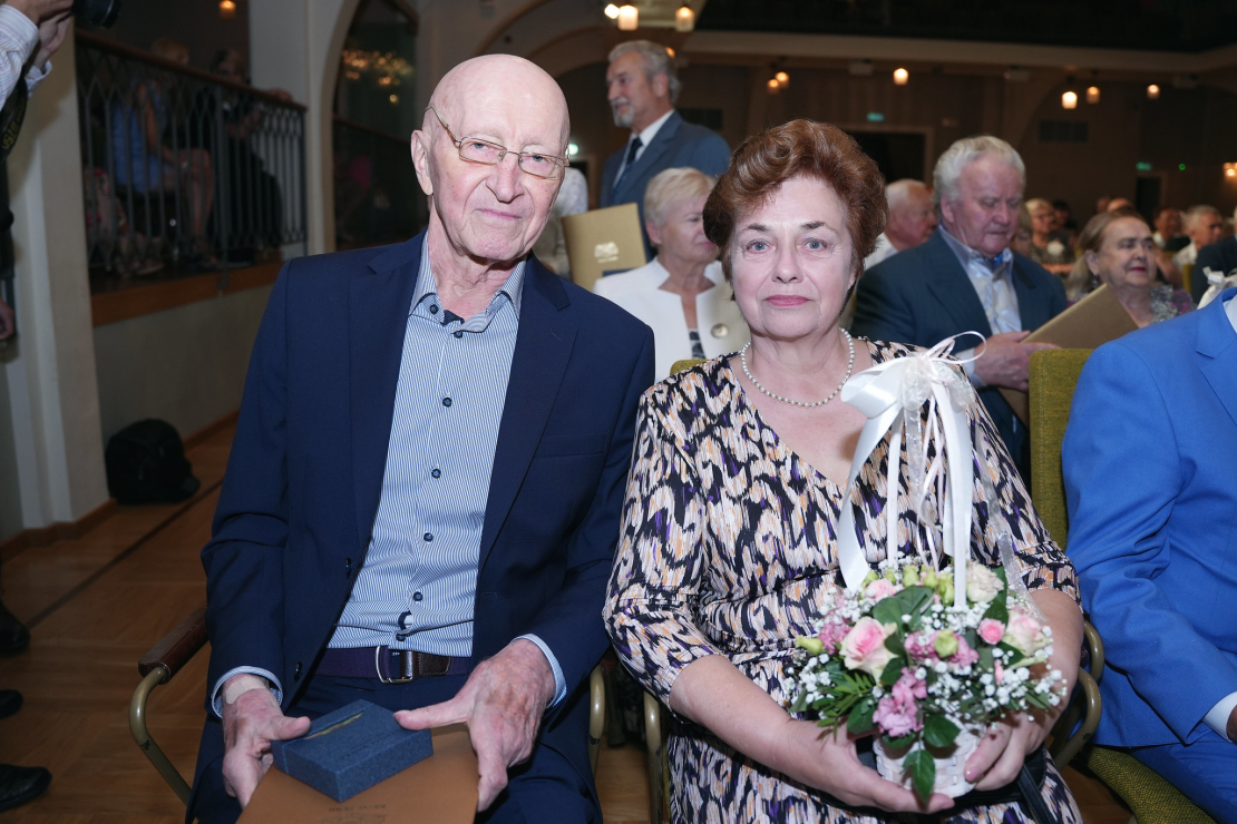 Rīgā sveikti Zelta kāzu jubilāri.