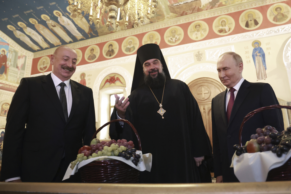 Baku katedrāle. Krievijas diktators Vladimirs Putins un Azerbaidžānas prezidents Ilhams Alijevs.
