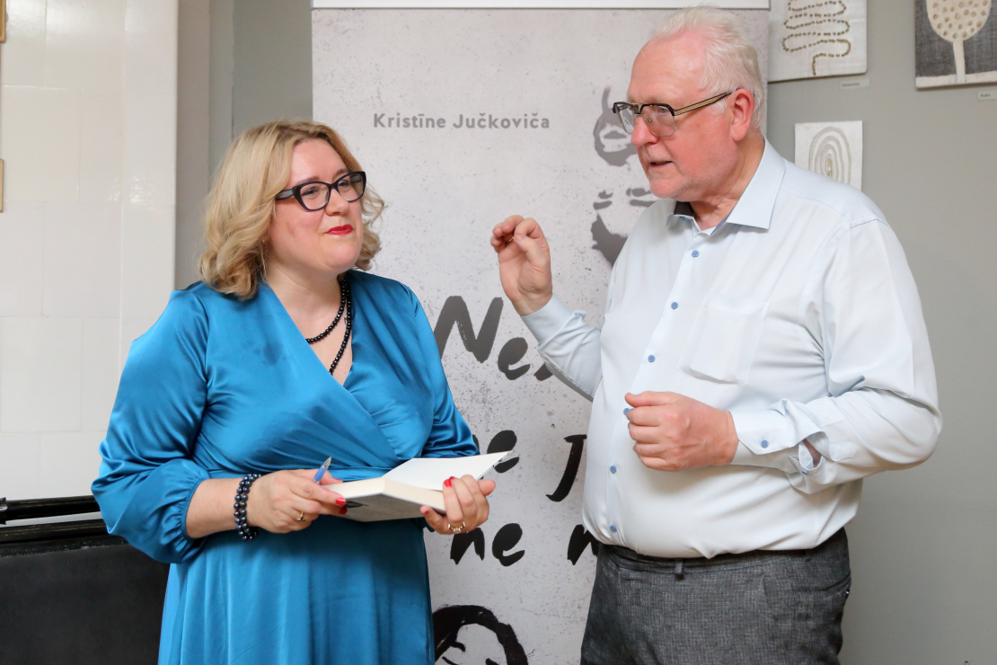 Kristīnes Jučkovičas romāna "Nesaki ne jā, ne nē" atvēršana.
