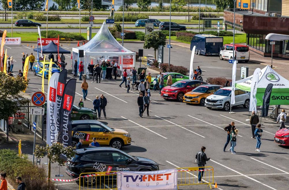 Tradicionālie "Latvijas Gada auto" testu braucieni izraisa ievērojamu interesi automīļu vidū.