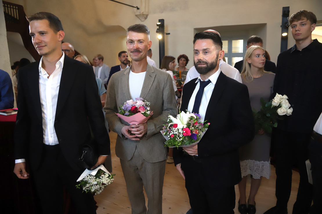 Lindas Mūrnieces jaunās grāmatas "Meitene ar pistoli uz jumta" atvēršana.