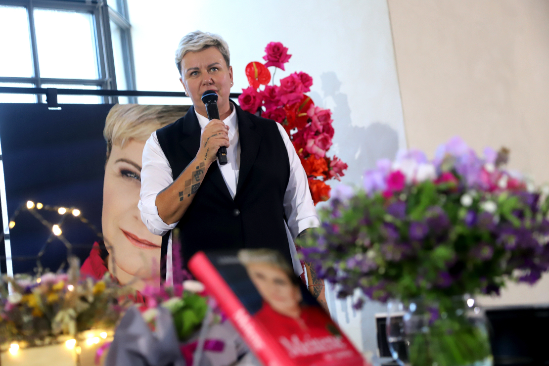 Lindas Mūrnieces jaunās grāmatas "Meitene ar pistoli uz jumta" atvēršana.