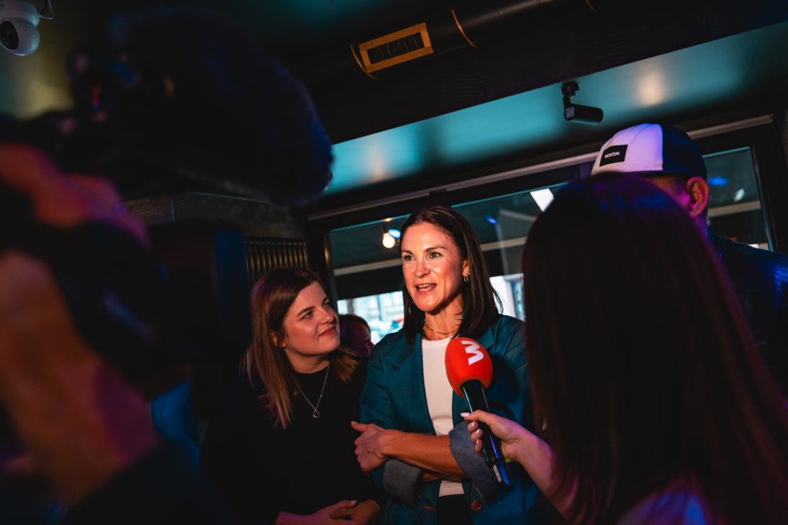 Grupa "Autobuss debesīs" prezentē jauno CD.