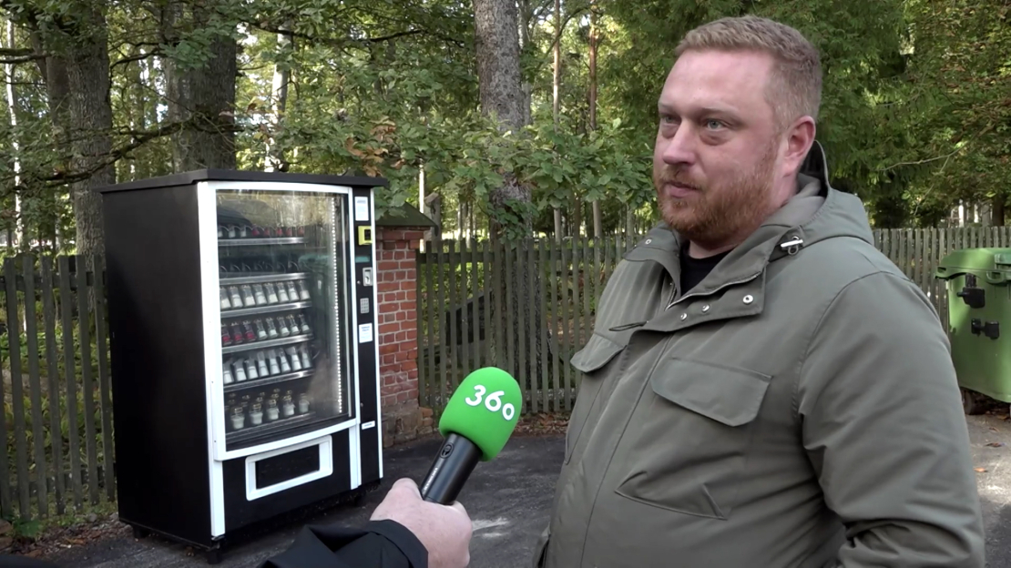 Sveču automāta idejas autors Artūrs Veilands.