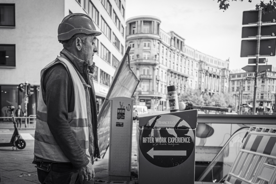 Frankfurtes ielas, galerijas, arhitektūra. Grāmatu tirgus. Vācija. Būvnieks.