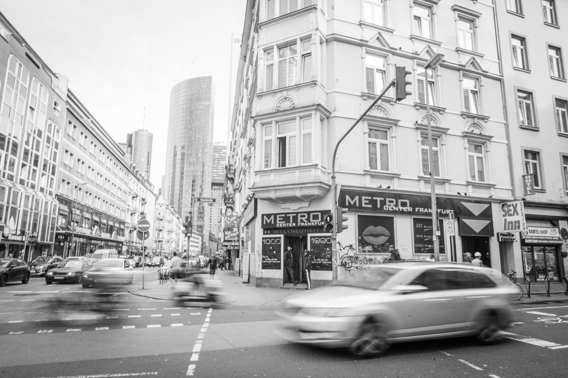 Frankfurtes ielas, galerijas, arhitektūra. Grāmatu tirgus. Vācija.