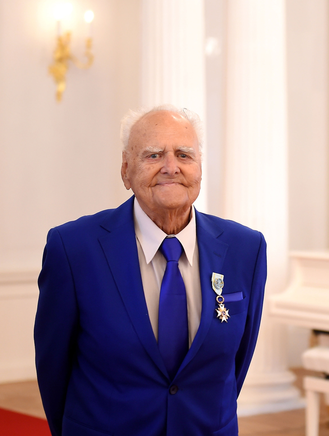Dailes teātra aktieris Gunārs Placēns Cildinājuma raksta pasniegšanas ceremonijā Rīgas pilī.