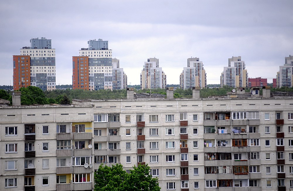 Lai veicinātu veco daudzdzīvokļu ēku renovāciju, namu pārvaldniekiem plānots noteikt brīvākas iespējas pieņemt lēmumus par remontiem.