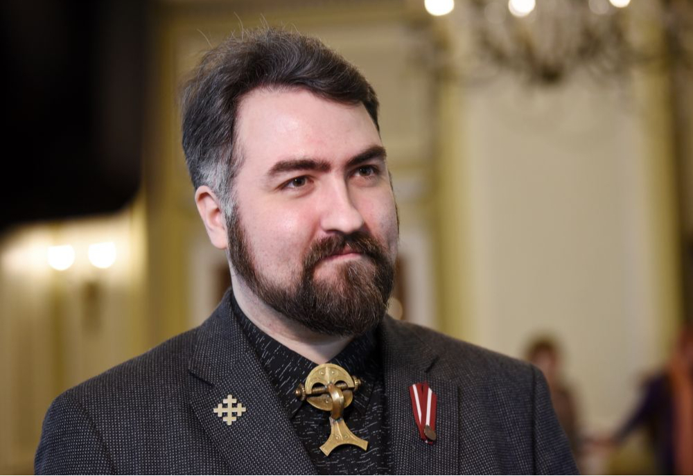 Latvijas Dievturu sadraudzes valdes vadītājs Uģis Nastevičs.