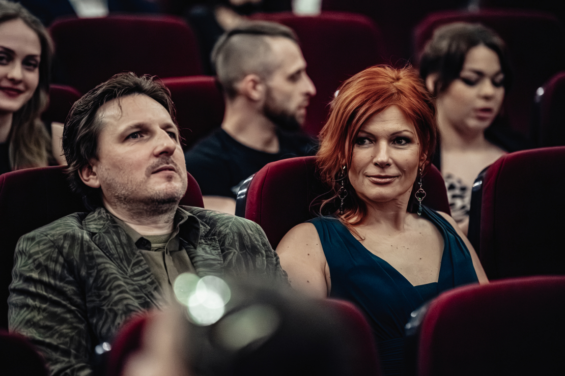 "Nelūgtie viesi". Pirmizrāde.