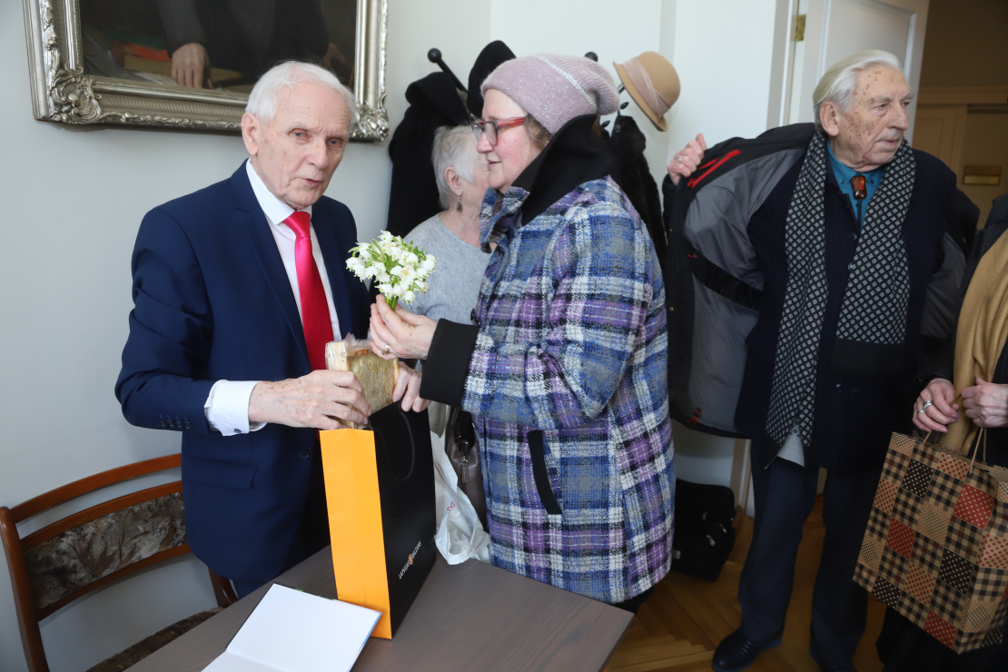 Andris Grīnbergs 85 gadus nosvin ar jaunu grāmatu.