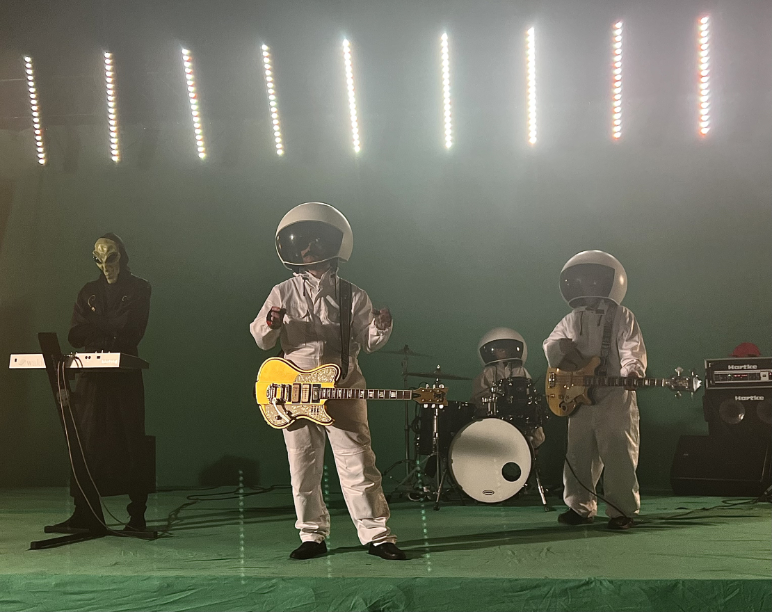 "Dzelzs vilks" dziesmas "Nepārtraukta līnija" videoklipa filmēšanas aizkulises.