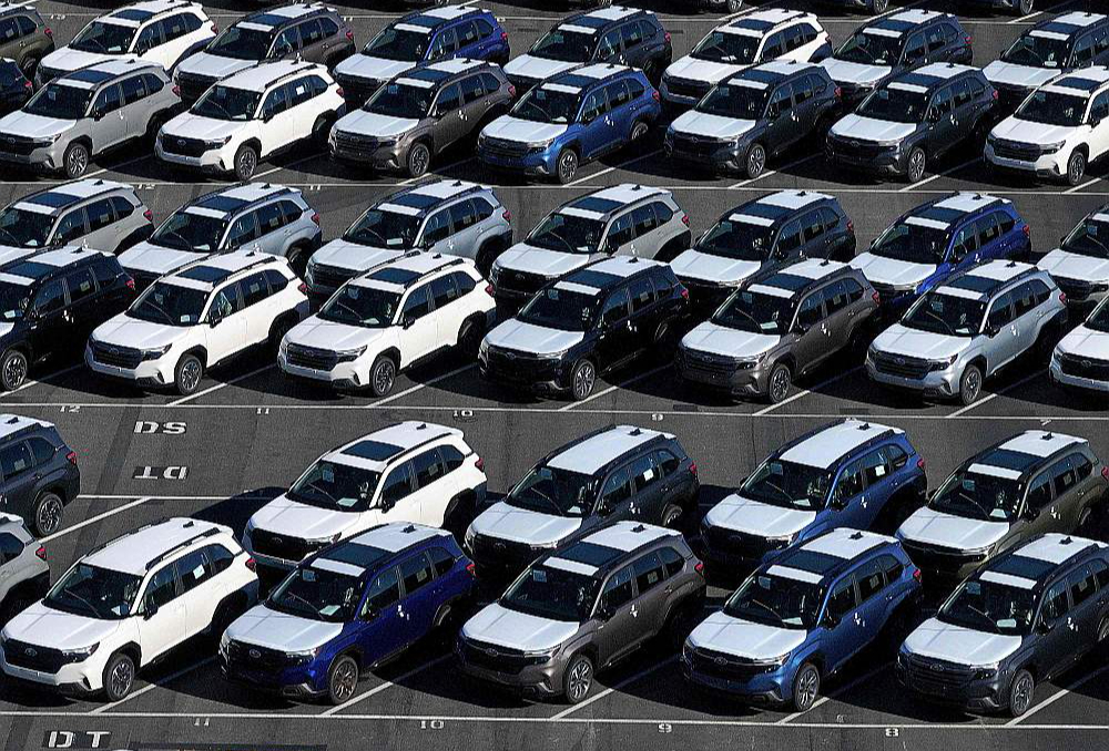 Japānas autoražotāja "Subaru" jaunās automašīnas Kalifornijā.