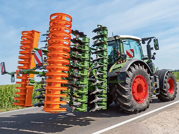 'Amazone Catros+Pro-Pack' ecēšas.