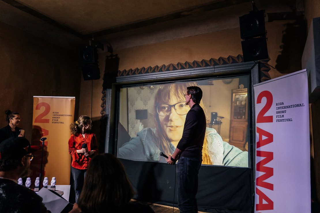 Apbalvotas īsfilmu festivāla 2ANNAS filmas.