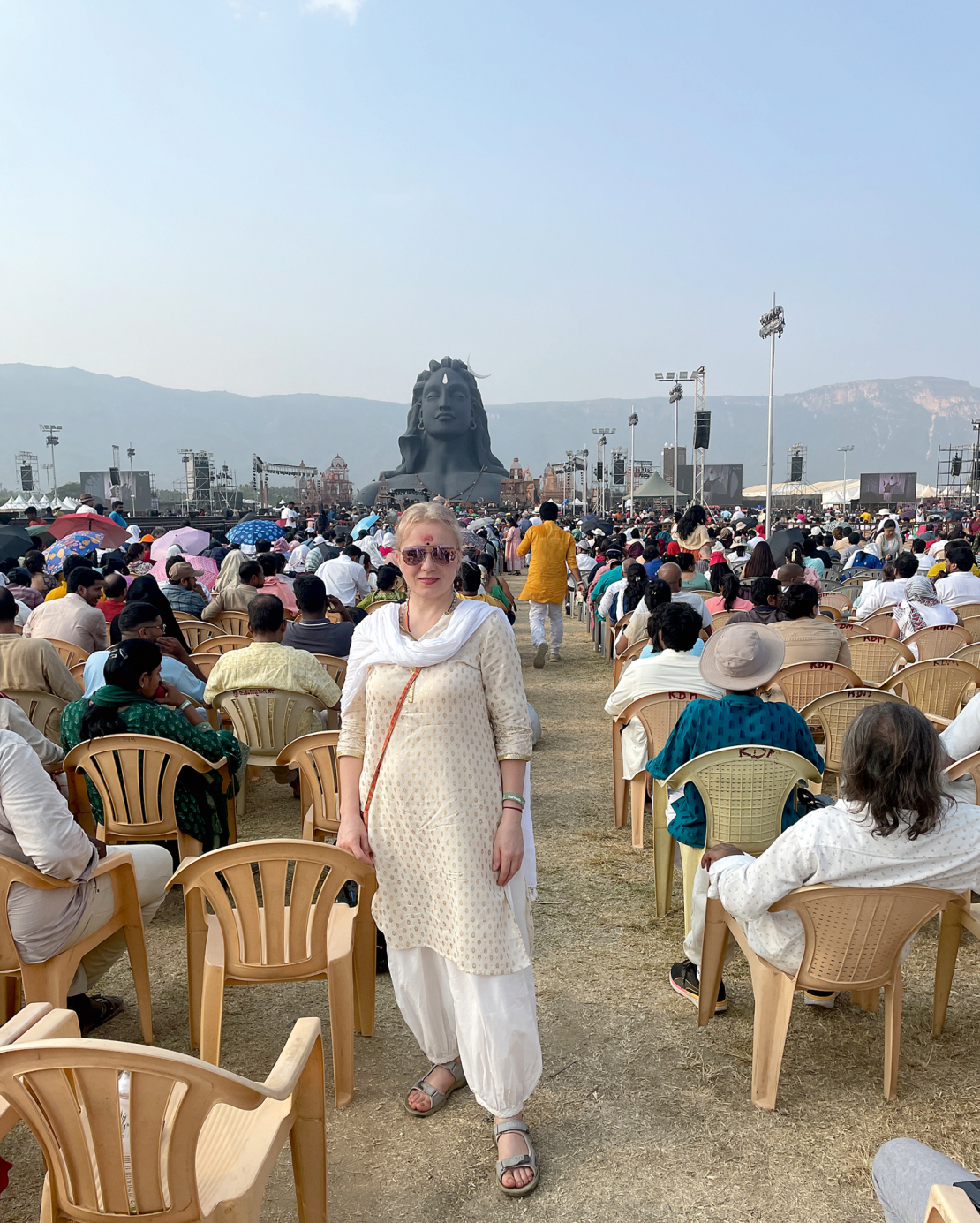 Mahašivaratri svētki Sadhguru āšramā Isha centrā. Gan tiešsaistē, gan klātienē šo pasākumu svin apmēram 200 miljoni cilvēku visā pasaulē.