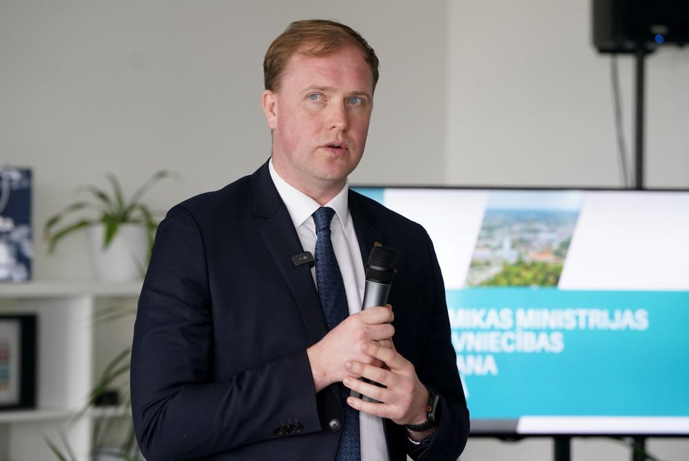 Ekonomikas ministrs Viktors Valainis piedalās Ekonomikas ministrijas pārstāvniecības Jelgavā atklāšanas pasākumā.