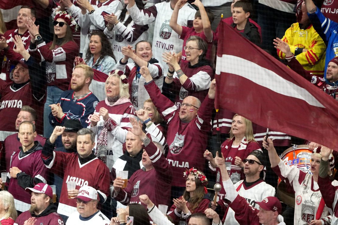 Latvijas hokeja līdzjutēji.