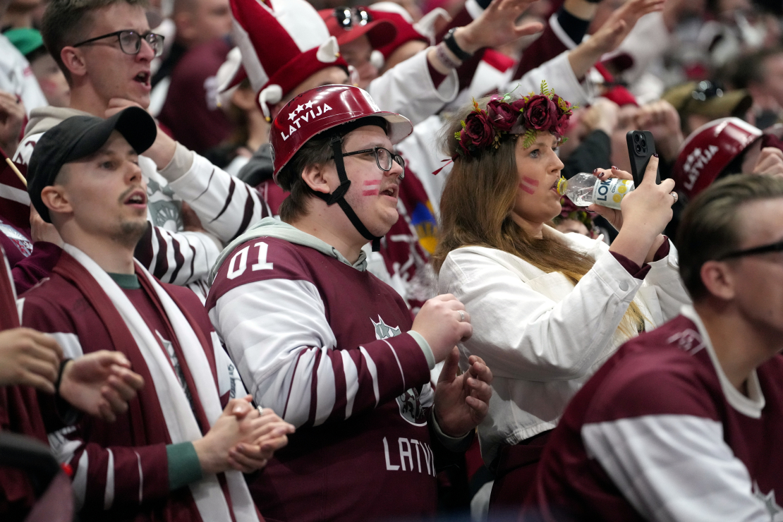 Latvijas hokeja līdzjutēji.