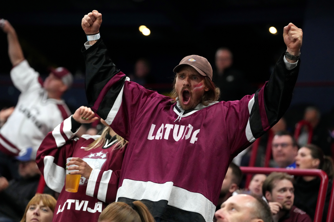 Latvijas hokeja līdzjutēji.