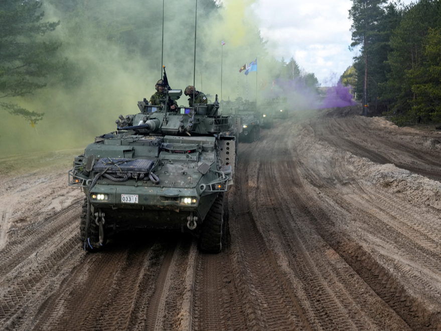 NATO karavīri piedalās mācībās Ādažu poligonā. 