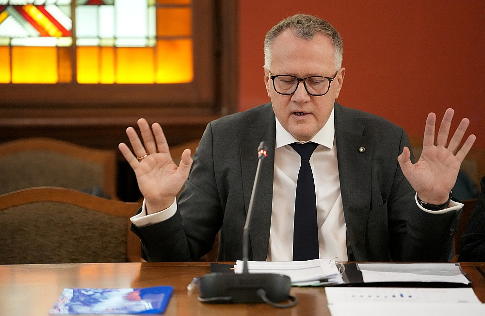 Finanšu ministrs Arvils Ašeradens: "Ja tur nav biznesa plāna, tad labāk uz biržu neiet, tas beigsies ļoti slikti."