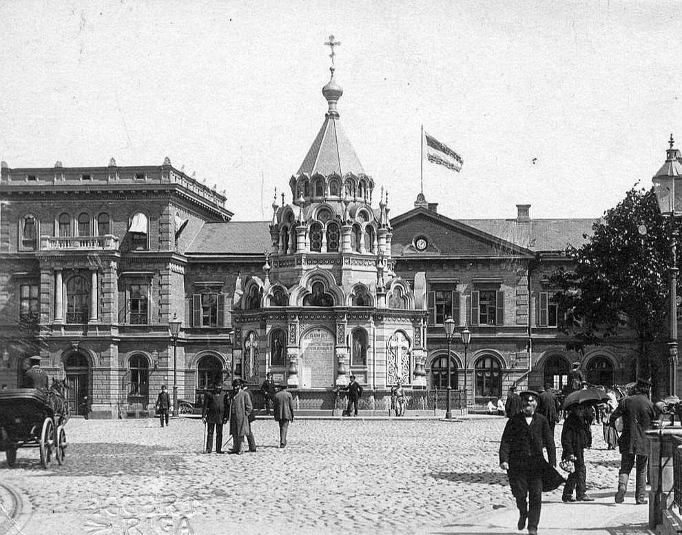 Rīgas stacija ar kapelu 20. gs. sākumā.