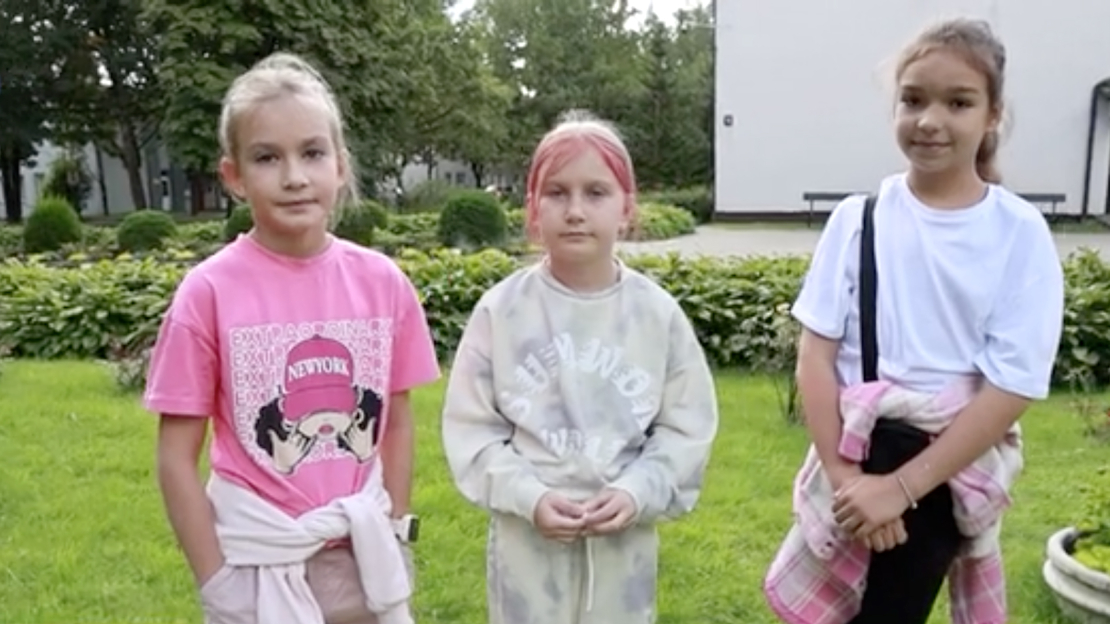 Lai gan bērni atzīst, ka Latvijā viņiem patīk gan skola, gan draugi, viņu sirdis joprojām velk atpakaļ uz dzimteni. 