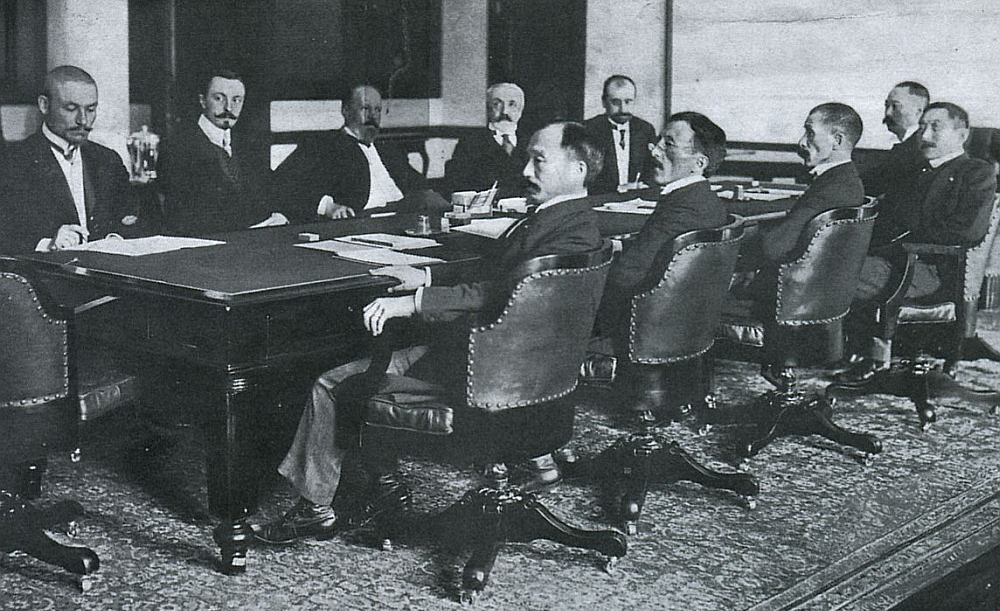 Krievijas un Japānas delegācijas Portsmutā.