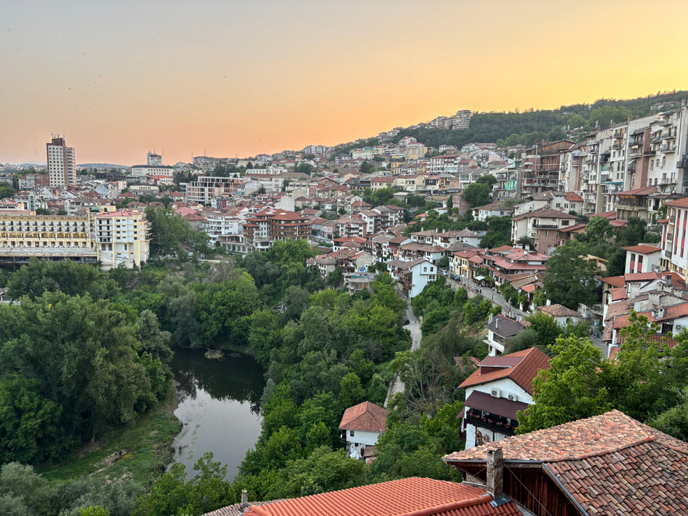 Bulgārijas vēsture ir aizraujoša un notikumiem bagāta... Lūk, vecā Bulgārijas caristes galvaspilsēta Veliko Tarnova.